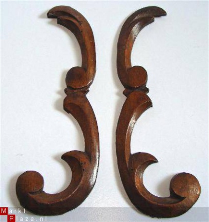 === 2 Klokast versieringen = beuken = oud === 4283