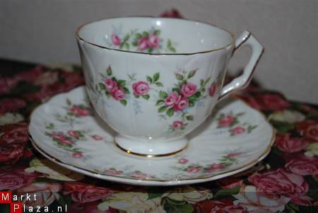 Erg mooie grote kop en schotel van Ayensley grotto rose - Afbeelding 2
