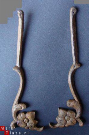 === 2 Klok / kast ornamentjes = oud === 5204