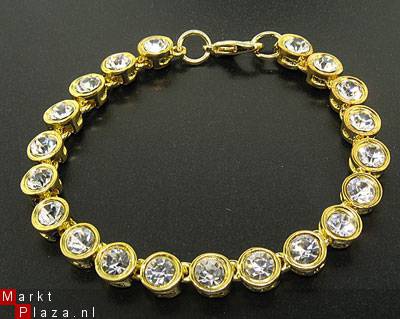 Schitterende goud plated tennisarmband met CZ stenen.