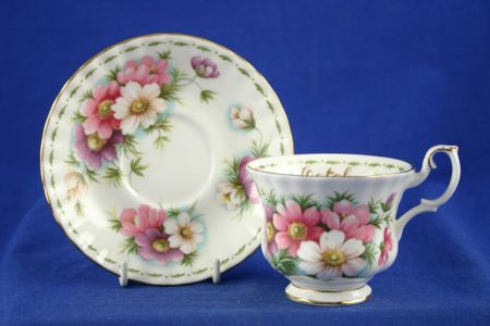 * Royal Albert Flower Of The Month Collectable * kop schotel - nr. 1