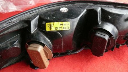 Porsche 964 SWF rechter achterlichtunit in matige staat! - nr. 1