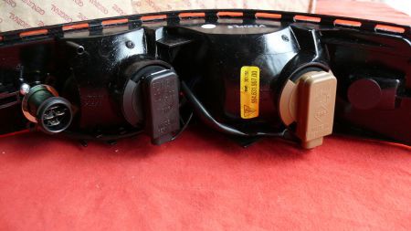 Porsche 964 SWF linker achterlichtunit NIEUW! - Afbeelding 2