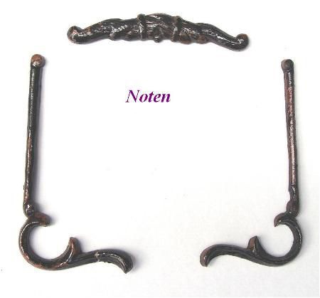 === 3 Klokkast versiersels = pendule = oud === 10781