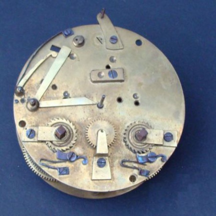 === Pendule uurwerk voor onderdelen = oud === 16055