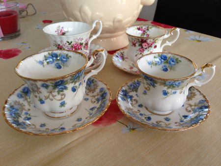 ROYAL ALBERT SHERATON SERIES ANGELA Lavender Rose Cottage G - nr. 1