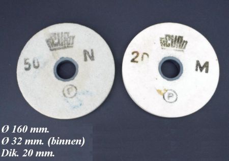 === 2 Slijpstenen = grof / fijn = z.g.a.n. === 18457
