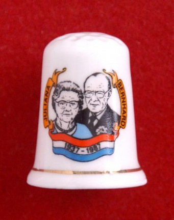 Vingerhoedje Juliana&Bernhard 1937-1987 (huwelijksjubileum) - nr. 1