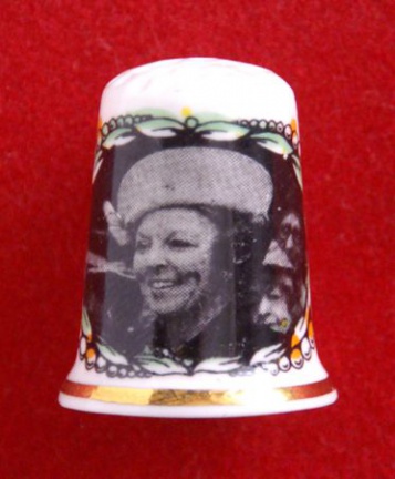 Vingerhoedje Koningin Beatrix (nr. 4) - nr. 1