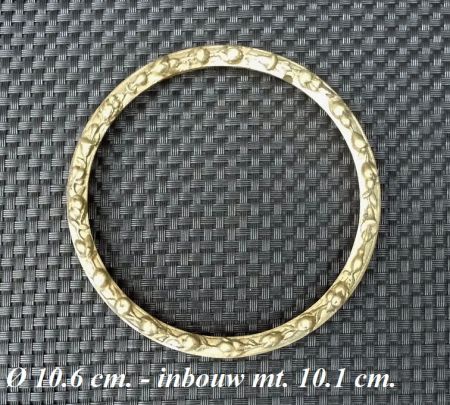 === Romantic ring = oud === 22916