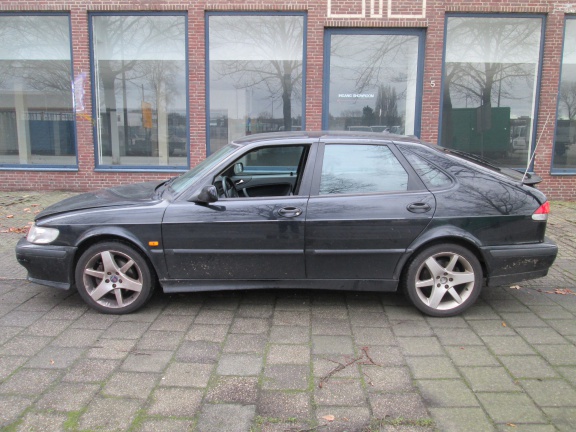 Saab 9-3 2001 Zwart Plaatwerk en Onderdelen Sloopauto inkoop Den haag - nr. 1