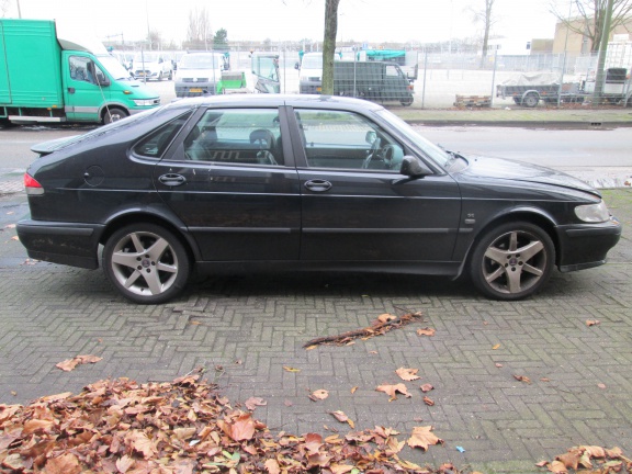Saab 9-3 2001 Zwart Plaatwerk en Onderdelen Sloopauto inkoop Den haag - Afbeelding 2