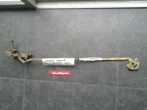 Alfa Romeo Spider Deurslot Links 105035507900 / 04 - nr. 1