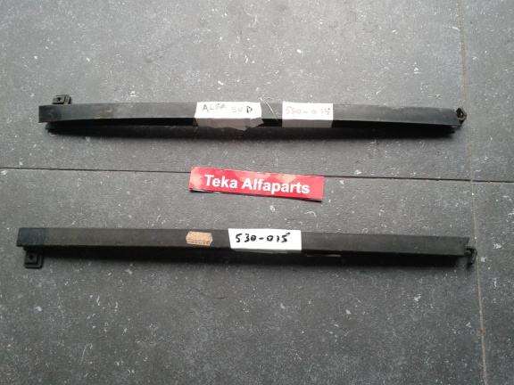 Alfa Romeo Alfasud sud raamgeleider 530-014 & 530-015 - nr. 1