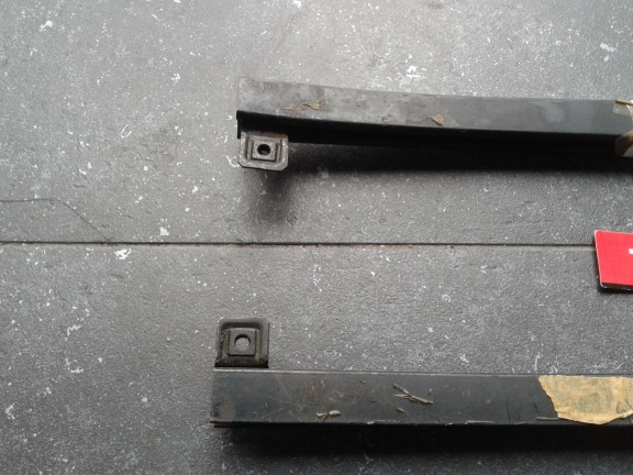 Alfa Romeo Alfasud sud raamgeleider 530-014 & 530-015 - Afbeelding 3