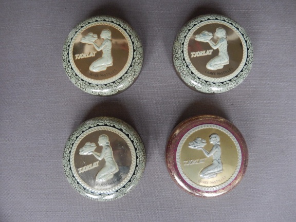4 blikjes vintage Tjoklat Camee Pastilles - Afbeelding 4