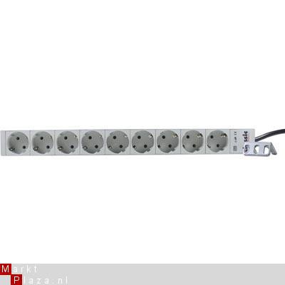 stekkerdoos 19" 19inch 9-voudig, zonder schakelaar 2m kabel