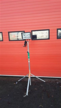 bouwlamp 1000 watt met verstelbaar/inklapbaar statief - nr. 1