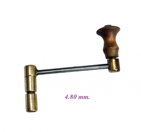 === Sleutel Engelse staande klok = oud === 32532