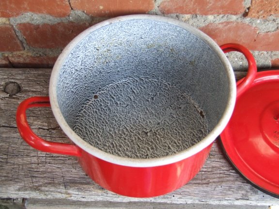 Brocante pan van rood emaille