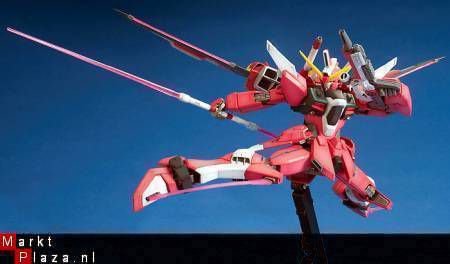MG 1/100 ZGMF-X19A Infinite Justice Gundam