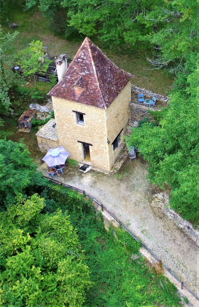 Prachtig vakantieparkje hartje Dordogne met 4 vakantiehuisjes en safaritent met prive-sanaitair. - Afbeelding 4