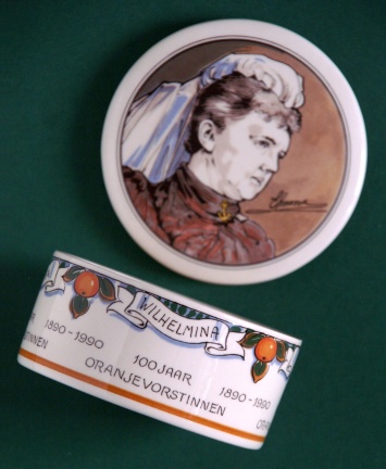 Bonbonnière 100 jaar Oranjevorstinnen 1890-1990 - Afbeelding 3