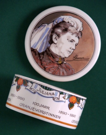 Bonbonnière 100 jaar Oranjevorstinnen 1890-1990 - Afbeelding 4
