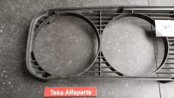 Alfa Romeo Berlina 2000 Grill 105.12.59.450.00 Rechts Used - Afbeelding 2
