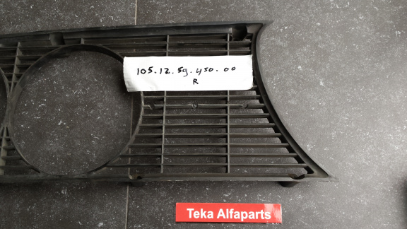 Alfa Romeo Berlina 2000 Grill 105.12.59.450.00 Rechts Used - Afbeelding 3