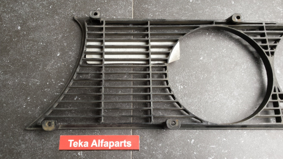 Alfa Romeo Berlina 2000 Grill 105.12.59.450.00 Rechts Used - Afbeelding 5