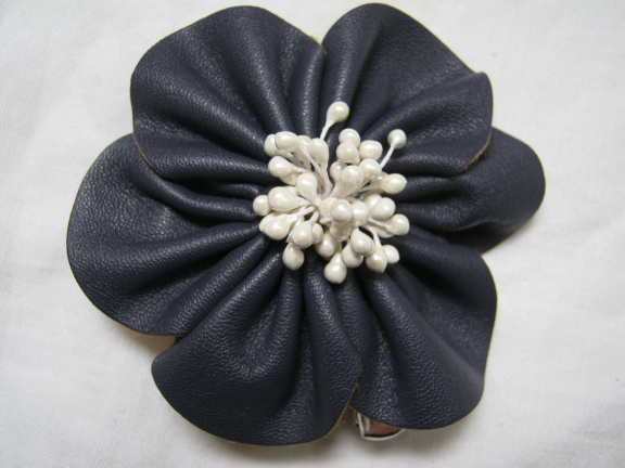 bloemcorsage brohe corsage leer bloem donker paars - nr. 1