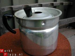 oud klein aluminium melkkokertje - nr. 1