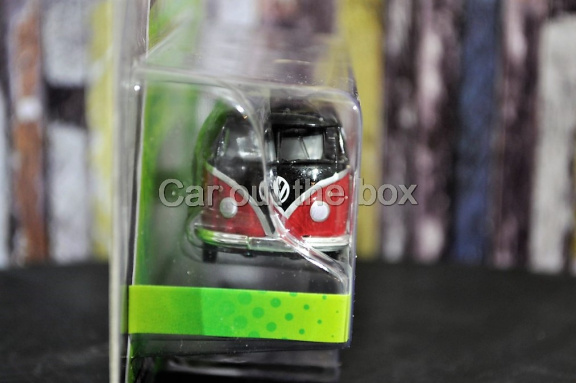 Vw t1 Panel Van zwart rood 1:64 Greenlight - Afbeelding 2