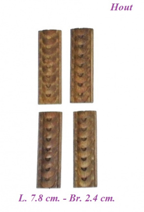 === 4 Klokkast ornamenten = hout = gebruikt === 34516