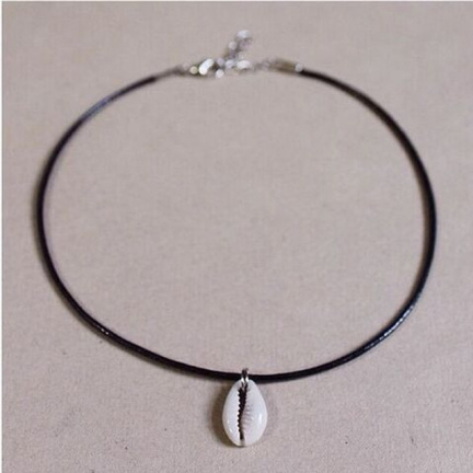 ketting faux leer zwart met kauri schelp hanger shel gelukschelp - nr. 1