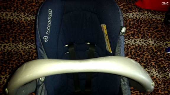 Goed uitziende donkerblauwe baby maxi cosi - Afbeelding 3