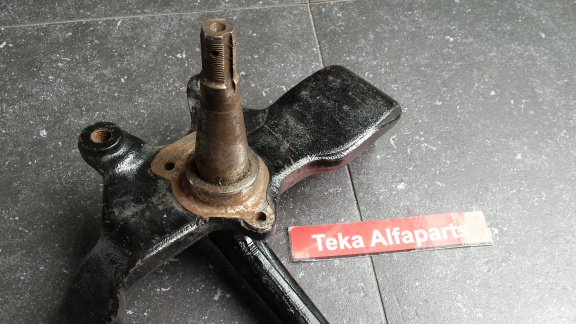 Alfa Romeo Alfetta Fusee / Achsschenkel / Links / NOS / - Afbeelding 3