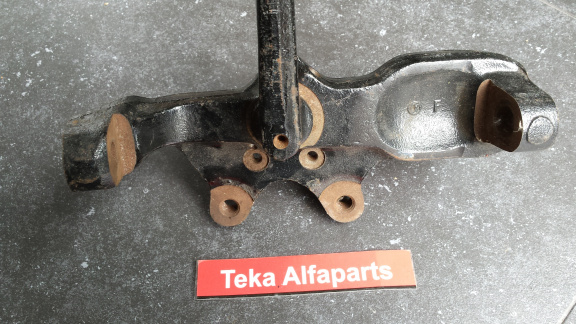Alfa Romeo Alfetta Fusee / Achsschenkel / Links / NOS / - Afbeelding 5