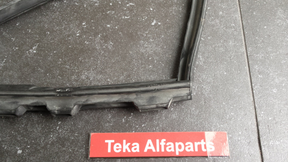 Alfa Romeo Alfetta GTV Raamrubber Links NOS - Afbeelding 3