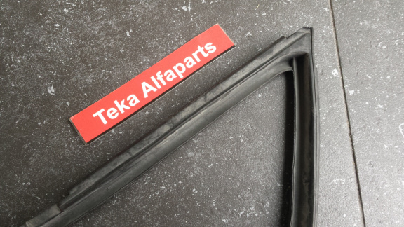 Alfa Romeo Alfetta GTV Raamrubber Links NOS - Afbeelding 4
