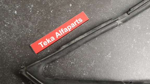 Alfa Romeo Alfetta GTV Raamrubber Links NOS - Afbeelding 5