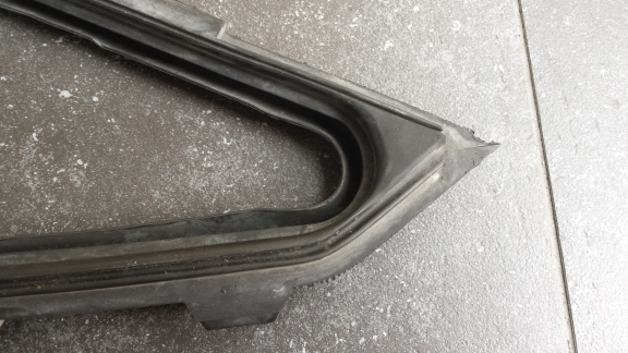 Alfa Romeo Alfetta GTV Raamrubber Links NOS - Afbeelding 7