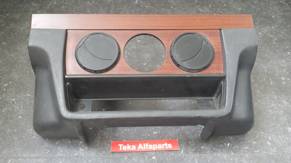 Alfa Romeo Alfetta Sedan Dashboard Console Deel USED - nr. 1