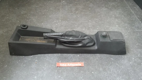 Alfa Romeo Giulietta (?) Console Konsole 113306312600 Used - nr. 1