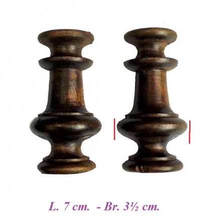 === 2 Klokkast ornamenten = hout = gebruikt === 34890