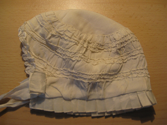 Een antiek poppenmustje...ca. 1910 - Afbeelding 2