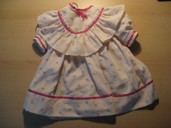 Een vintage poppenkleedje...voor een pop van ca. 50 cm - nr. 1