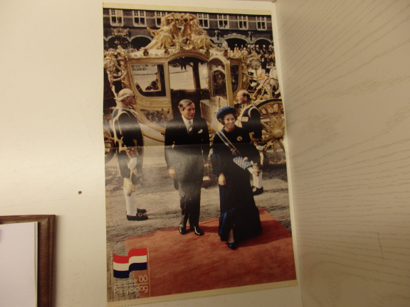 Een jaar Koningin Beatrix - Herinneringsalbum. - Afbeelding 3