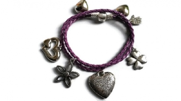 Wrap armband paars met hangers - nr. 1